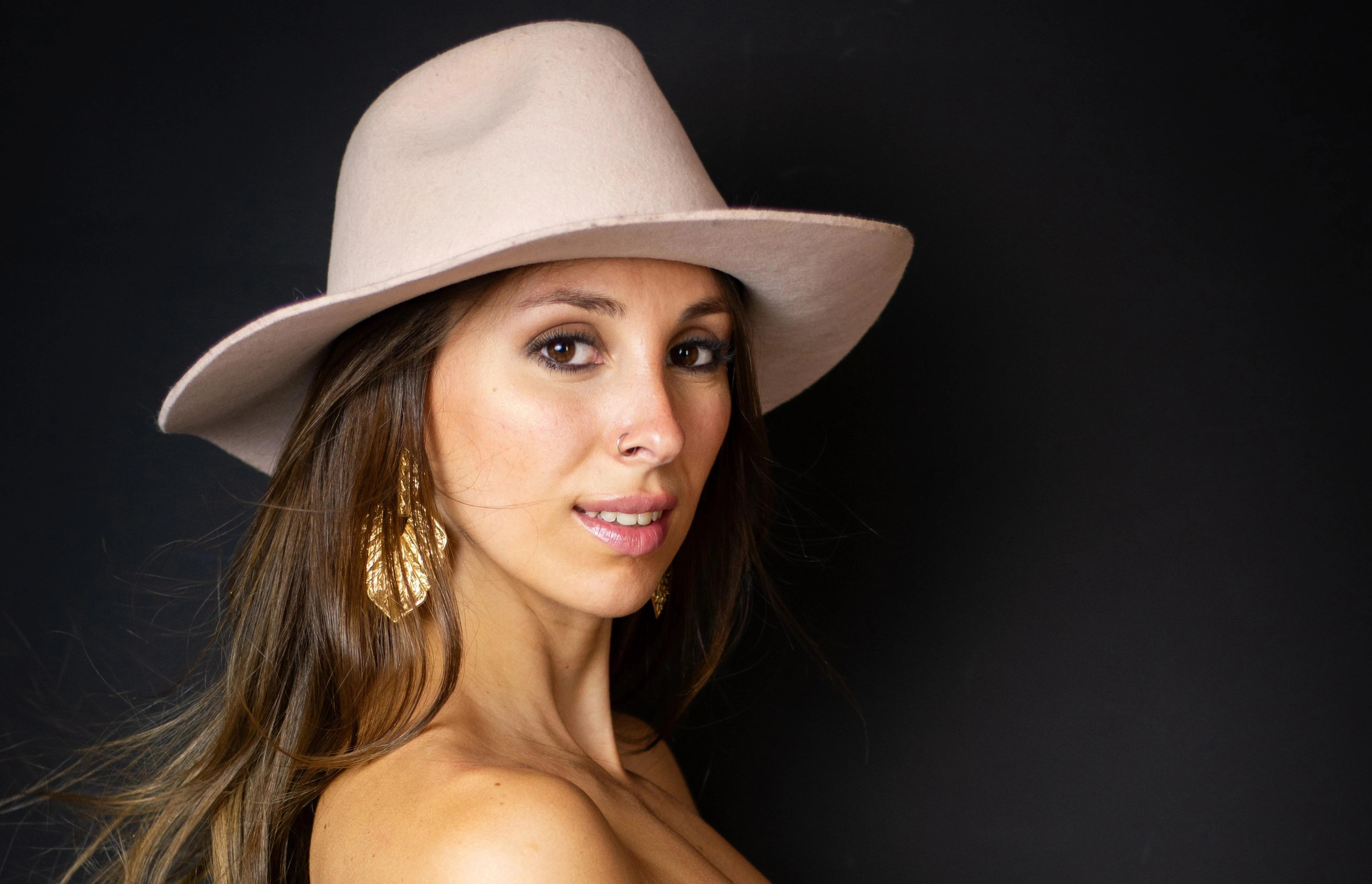Micaela Sala, tri campeona internacional en Volumen Ruso y educadora en Lashes Beauty Academy